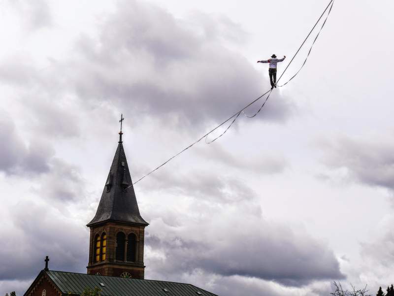 Friedi auf der Slackline